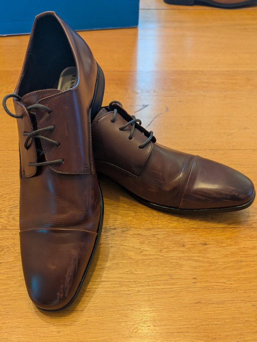 Kenneth Cole Oxford shoes